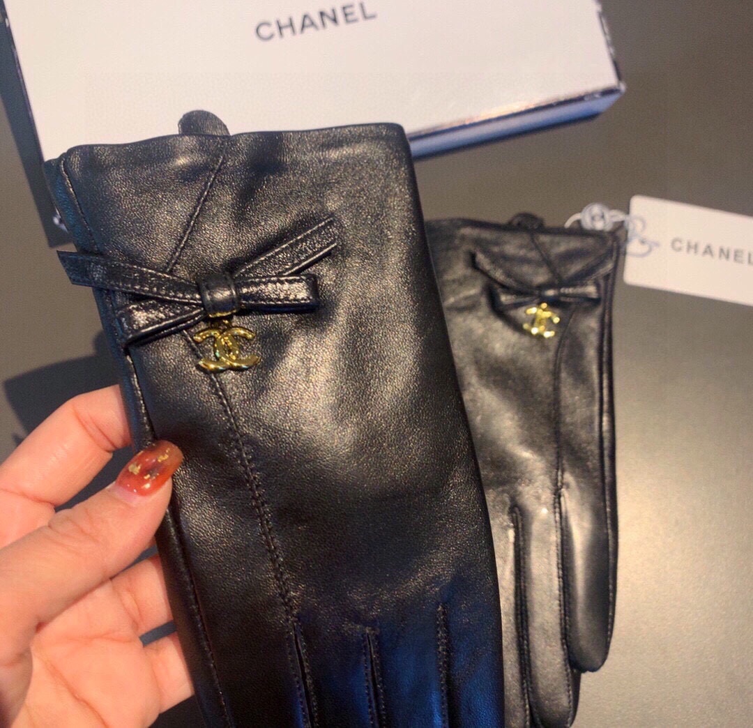 TOP CHANEL Sheepskin Gloves with Bow Tie - Black