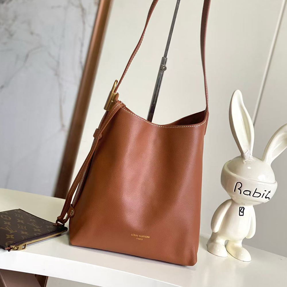 Louis Vuitton LV LOW KEY HOBO MEDIUM BAG (Replica)