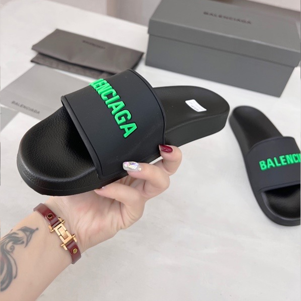 Balenciaga  Fashionable Flat Sandals Slide Sandal(Replica)