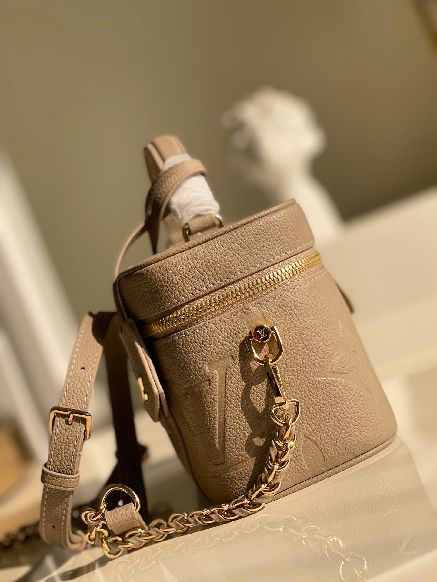 TOP Louis Vuitton LV L*V Empreinte Giant Monogram Vanity Bag - Turtle Dove