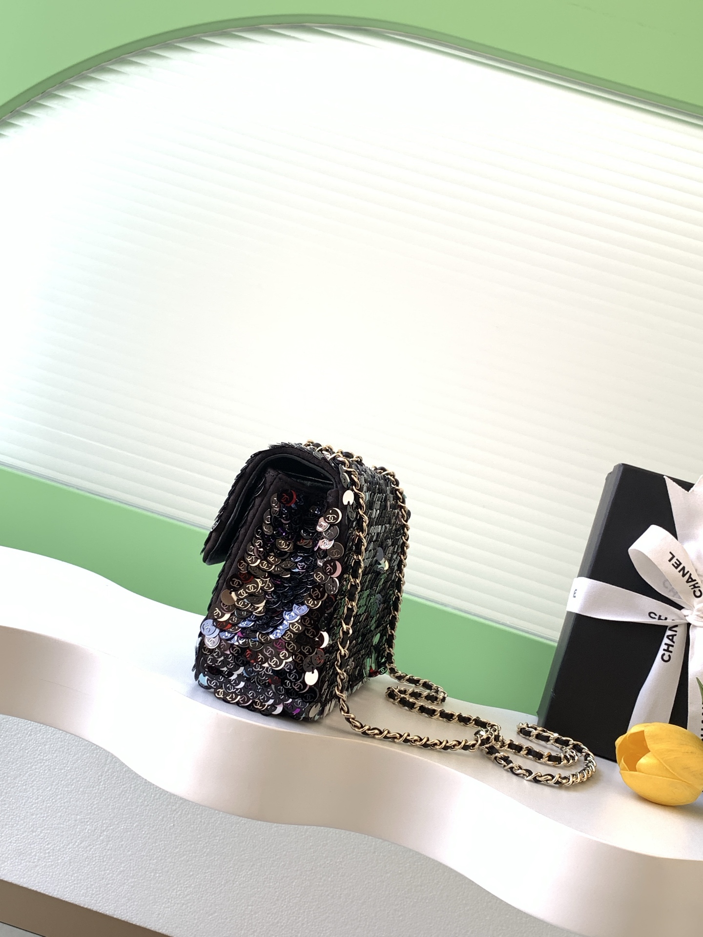 TOP CHANEL Classic Flap Bag CF Sequins 21*14*8cm - Black