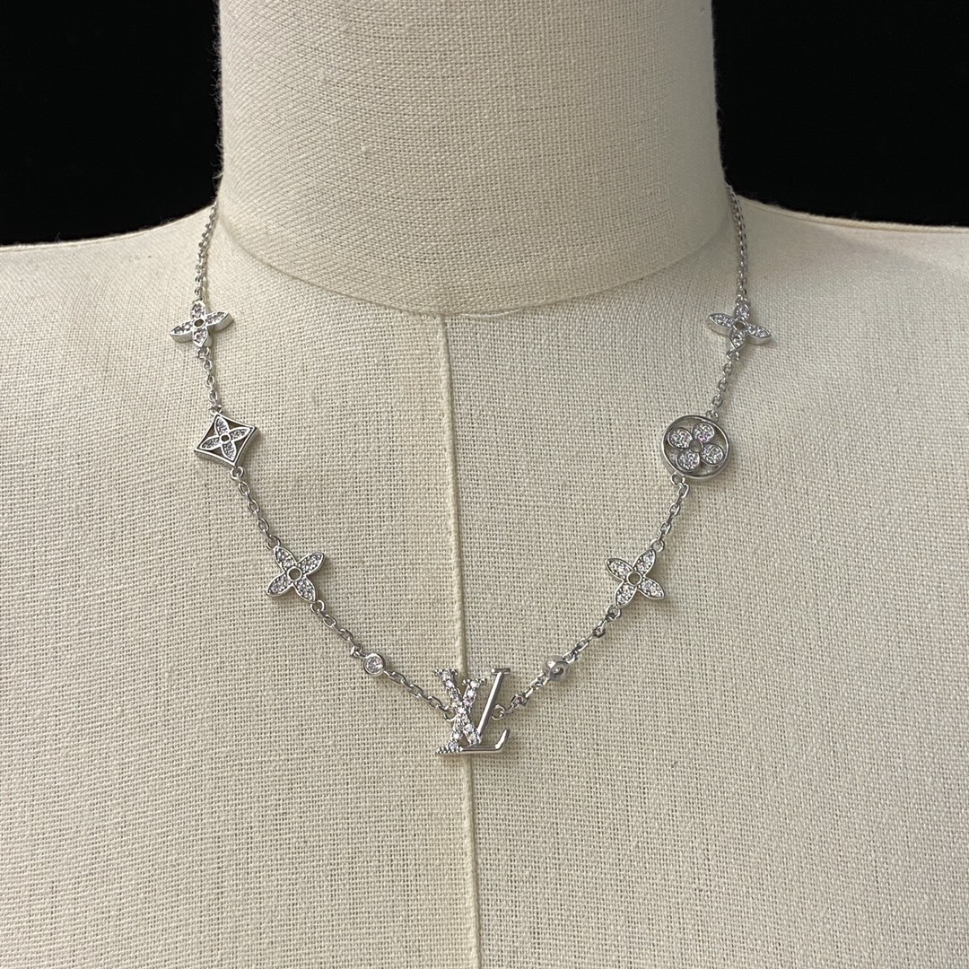 TOP Louis Vuitton LV Necklace - 2 Colors