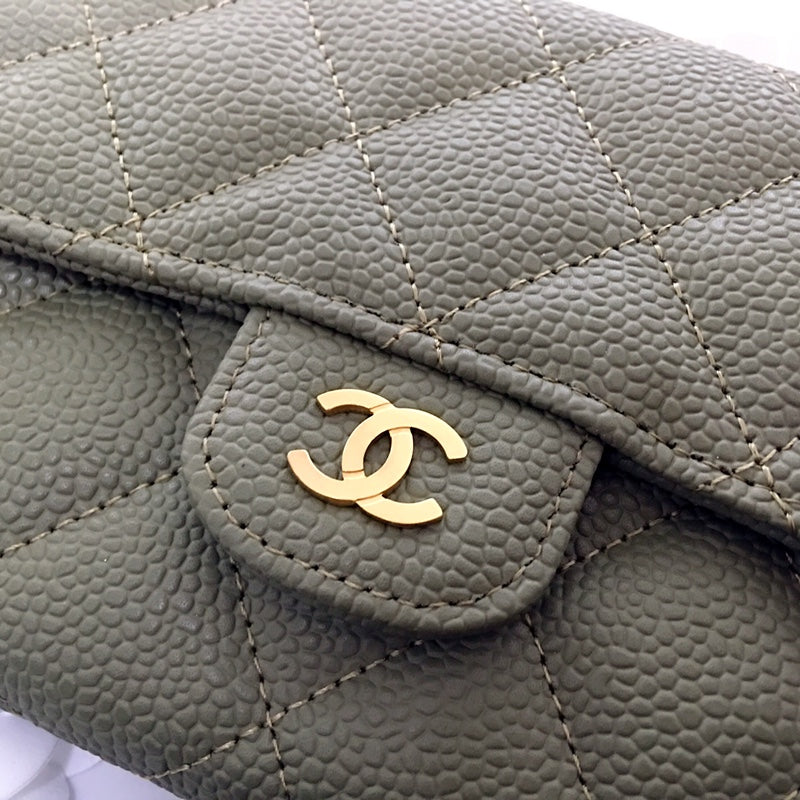 TOP CHANEL Long Folding Caviar Wallet - Dark Green