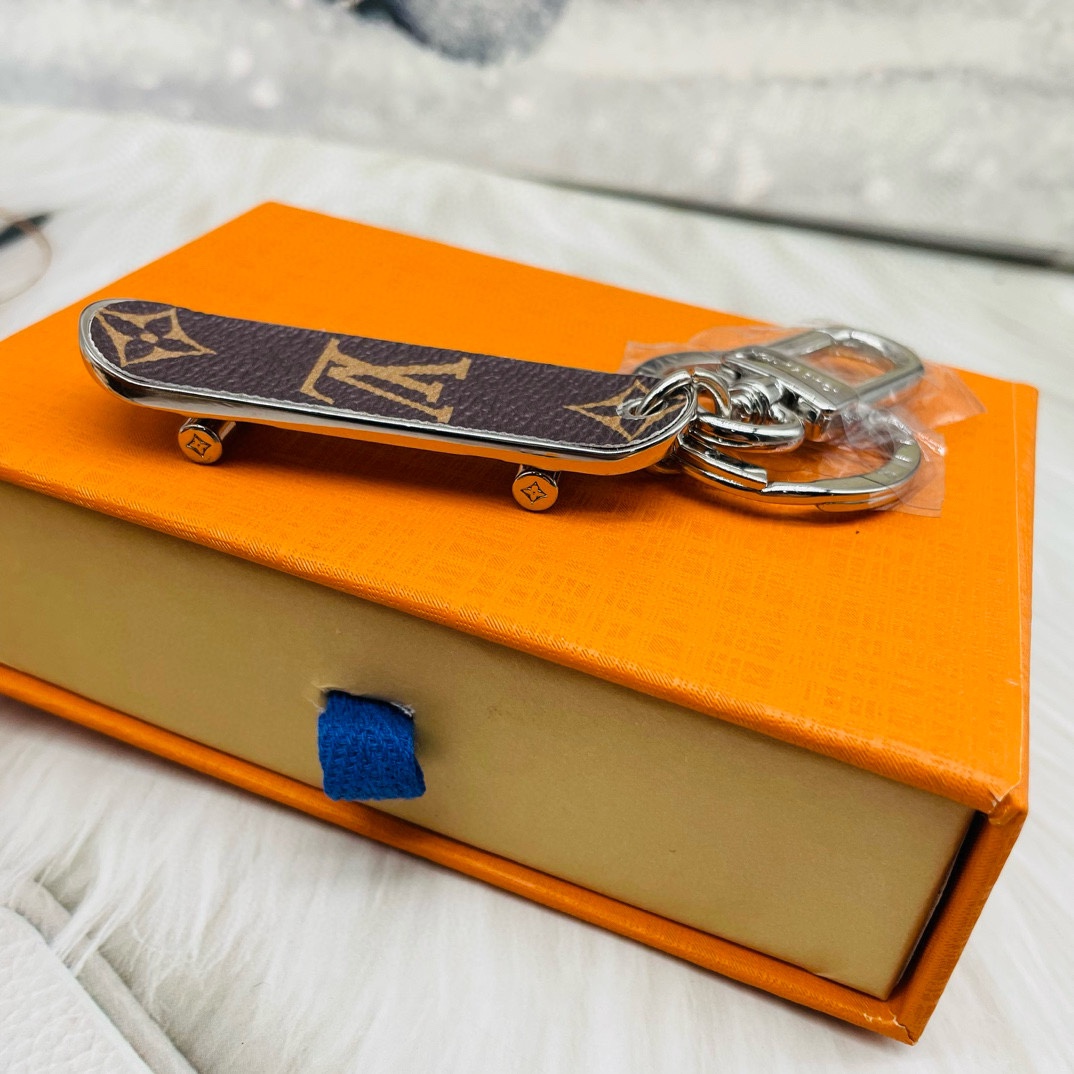 TOP Louis Vuitton LV Scooter Key Chain