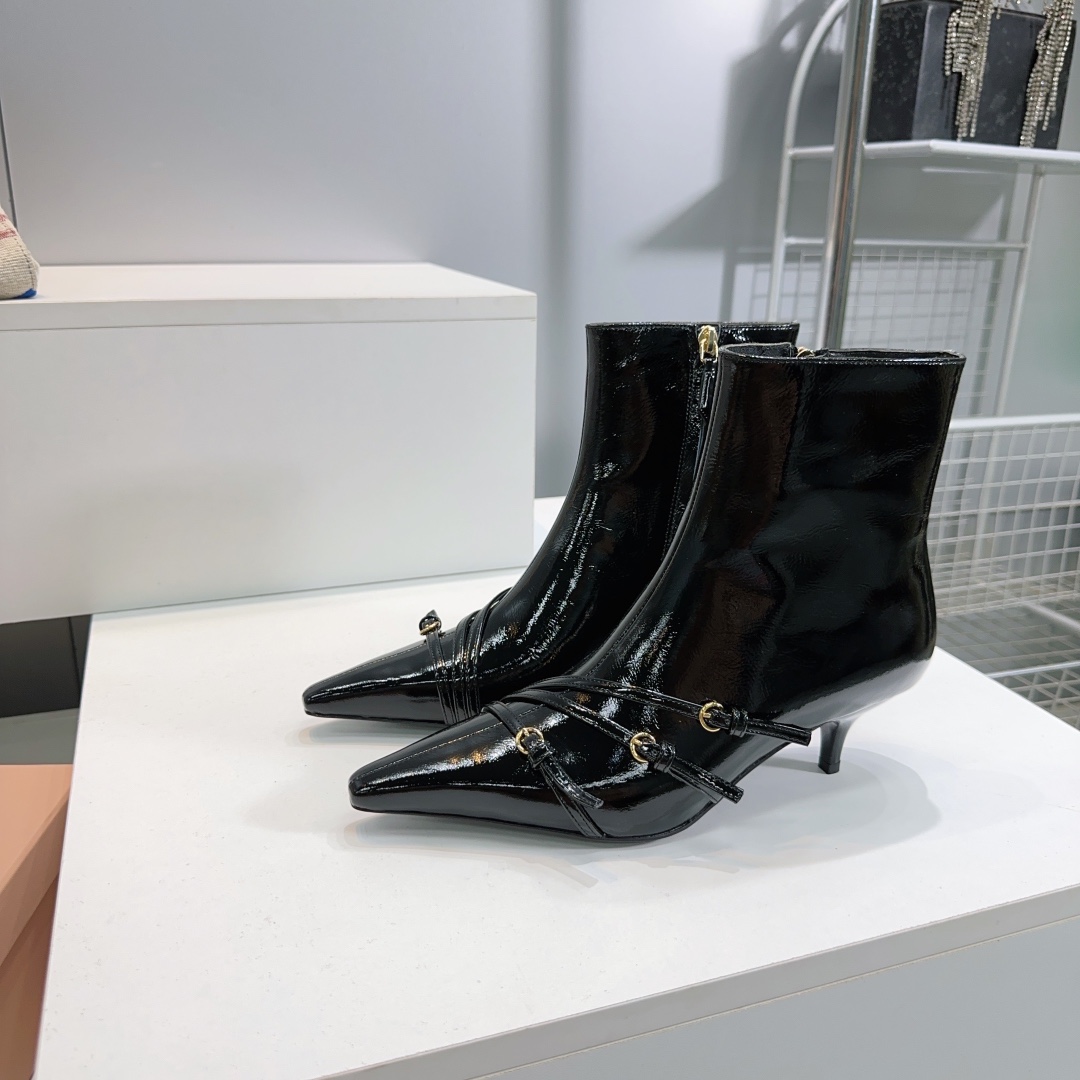TOP Miu Miu Leather Boots - Black