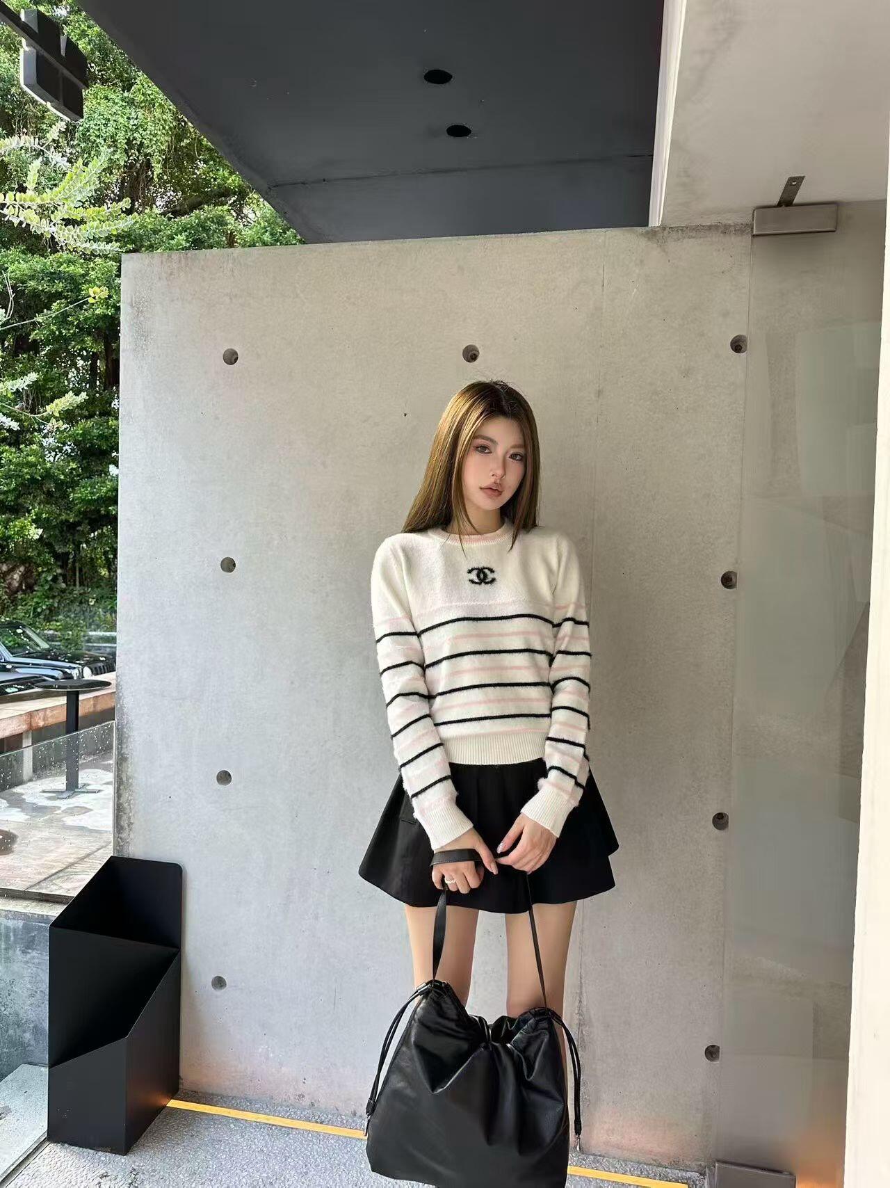 TOP CHANEL Sweater -  White