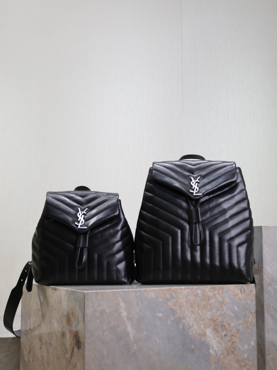 TOP Yves Saint Laurent YSL LouLou Backpack Calfskin 26x22x11cm/33x26x13cm - Black