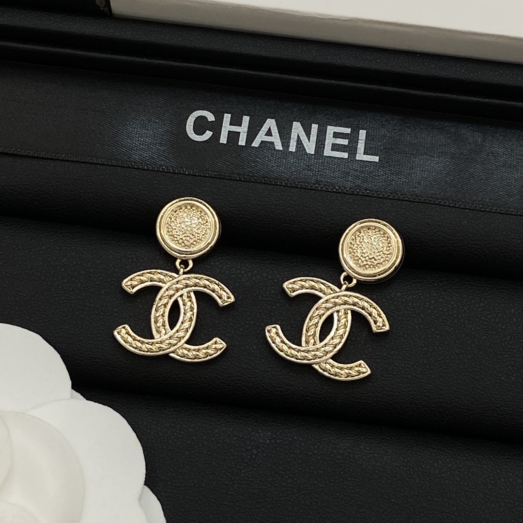TOP CHANEL Earrings -  Gold