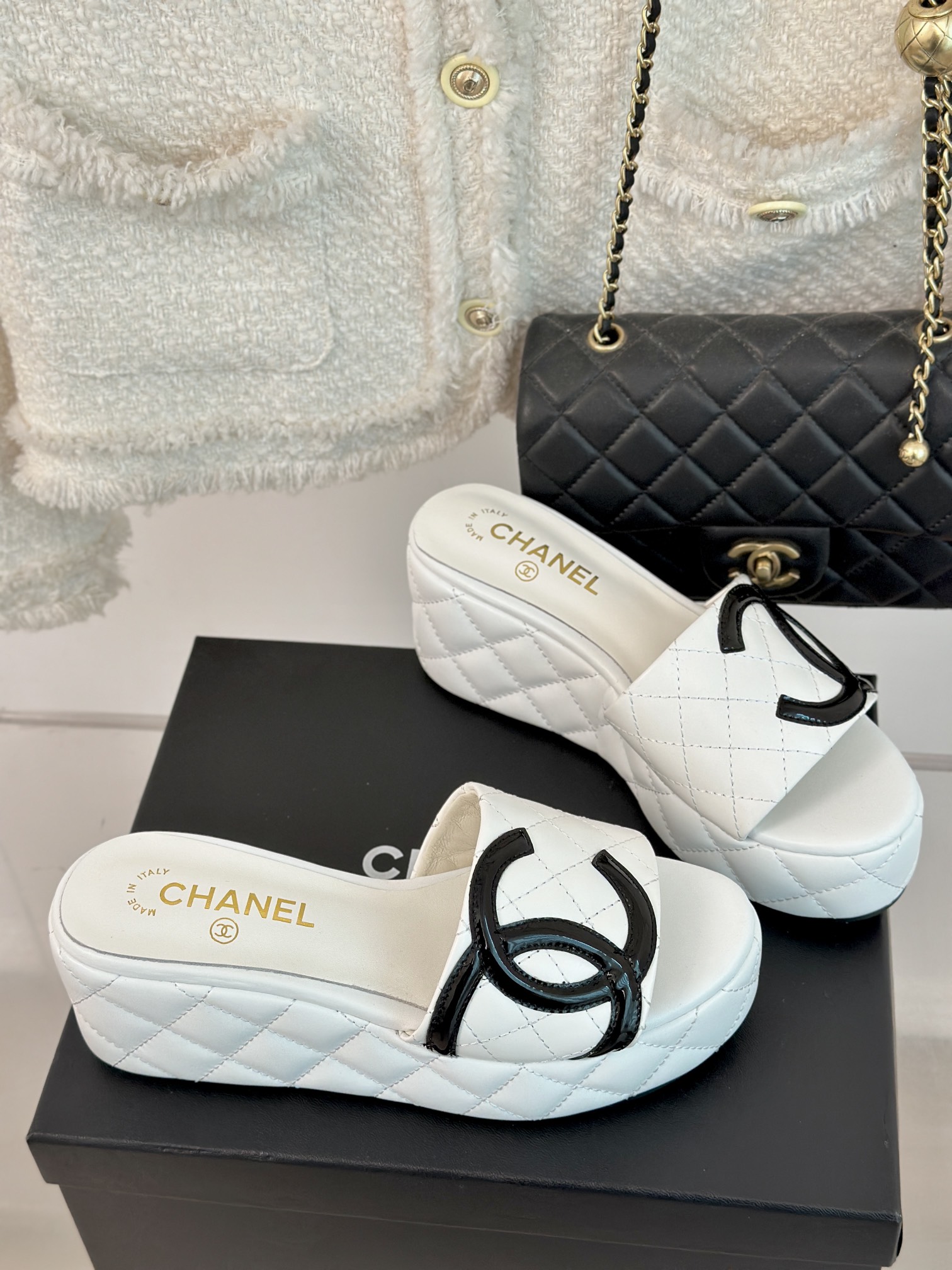 TOP CHANEL CC Thick Sole Slides - 4 Color
