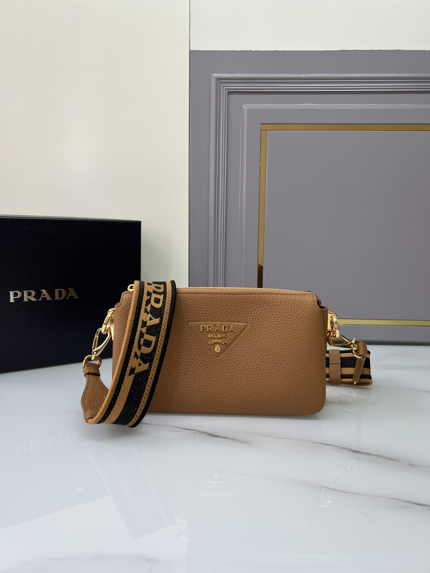 Top PRADA Three-Layer Shoulder Strap Buckskin Cowhide Bags 23x14x6.5cm - Two Colors