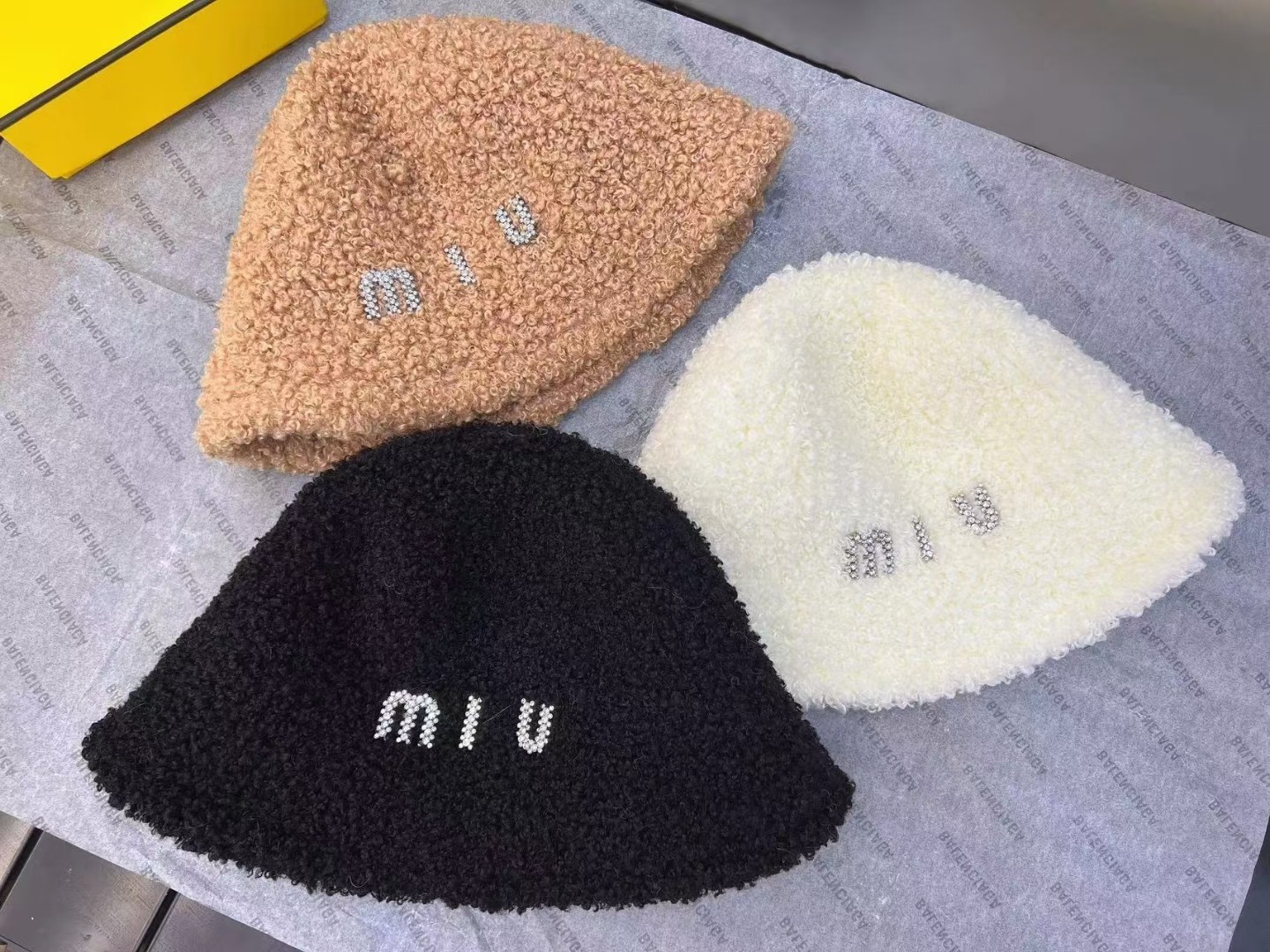 TOP Miu Miu Lamb Hair Thickened Fisherman's Hat - 3 Colors