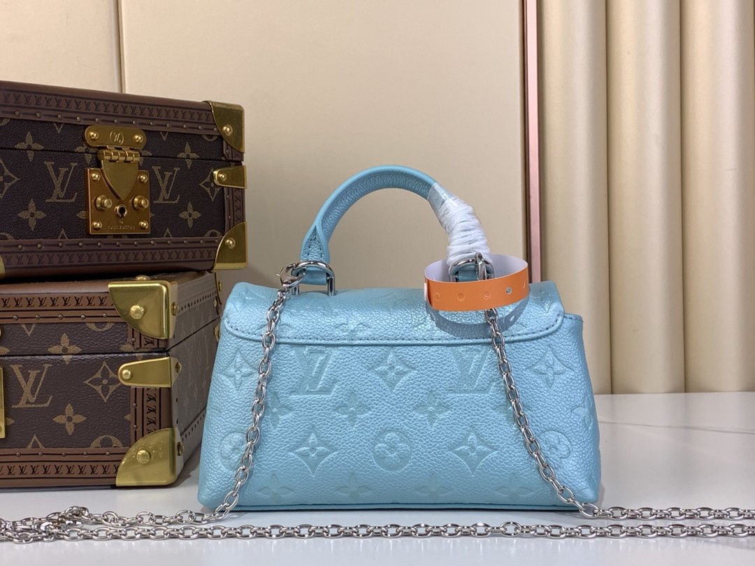 TOP Louis Vuitton LV NANO MADELEINE Bag 21× 12.5 × 6cm - Blue