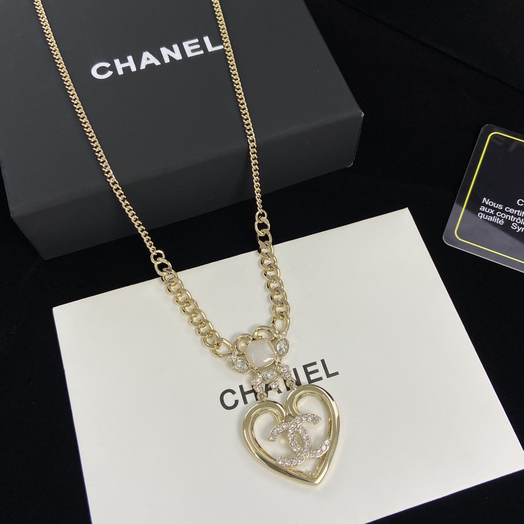 TOP CHANEL Necklace Earrings Set