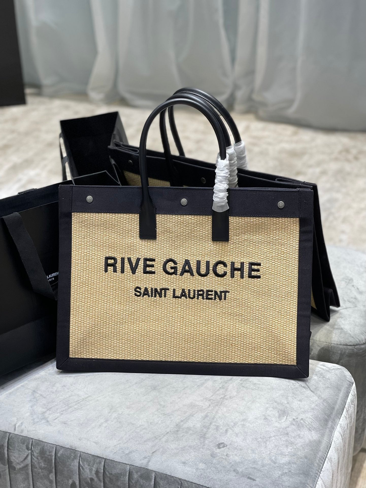 TOP Yves Saint Laurent YSL Rive Gauche Straw Tote Bag - Black