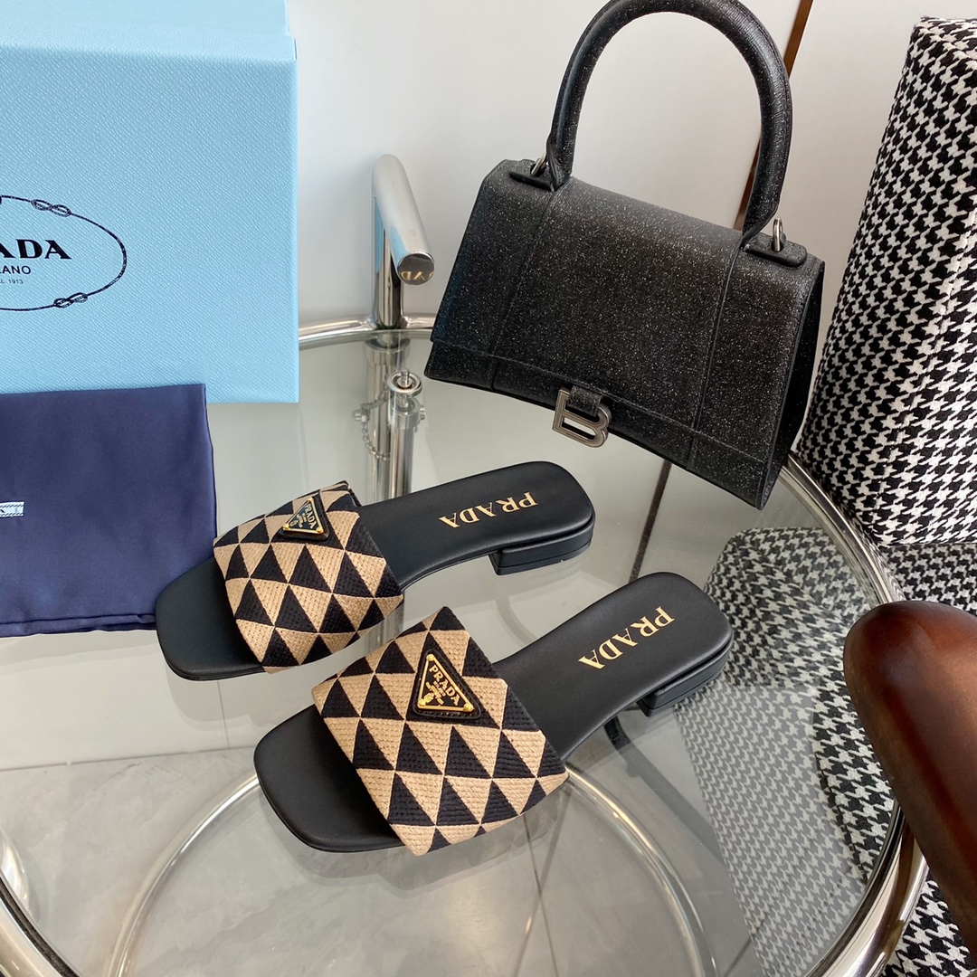 TOP PRADA Triangle Logo Flat Sandals