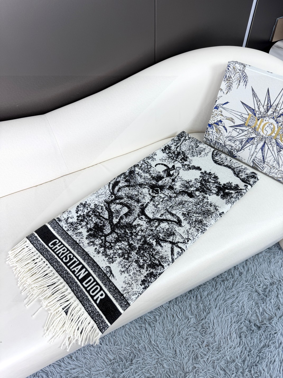 TOP Christian Dior Cashmere Scarf 140*140cm - Black/White