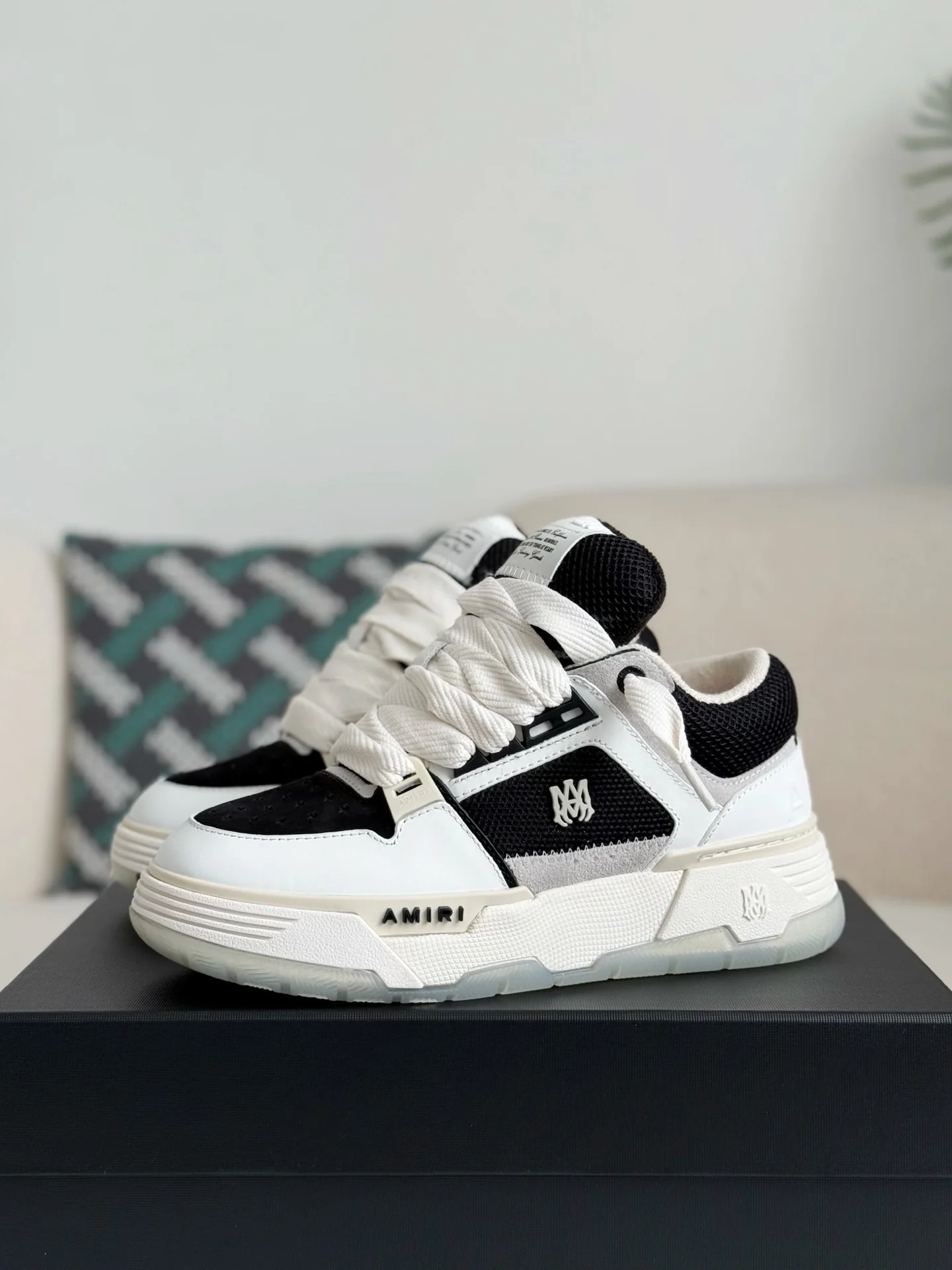 AAAShose Black White Patchwork Low Top Skate Shoes, Thick Chunky Platform Sneakers With Wide Laces Streetwear Unisex