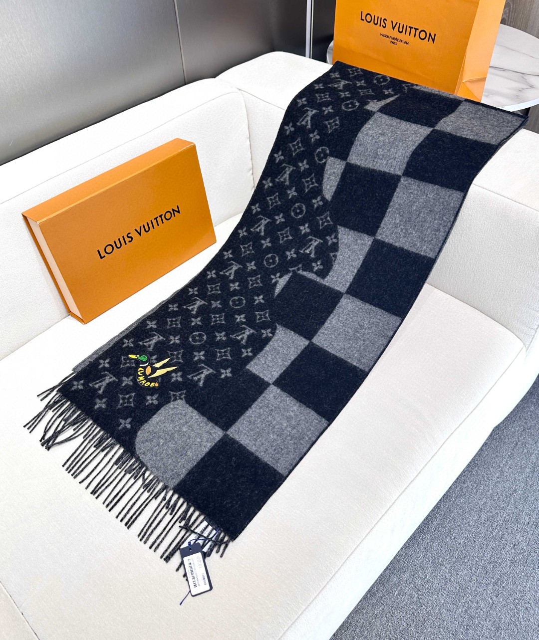 TOP Louis Vuitton LV Cashmare Monogram Scarf - Black