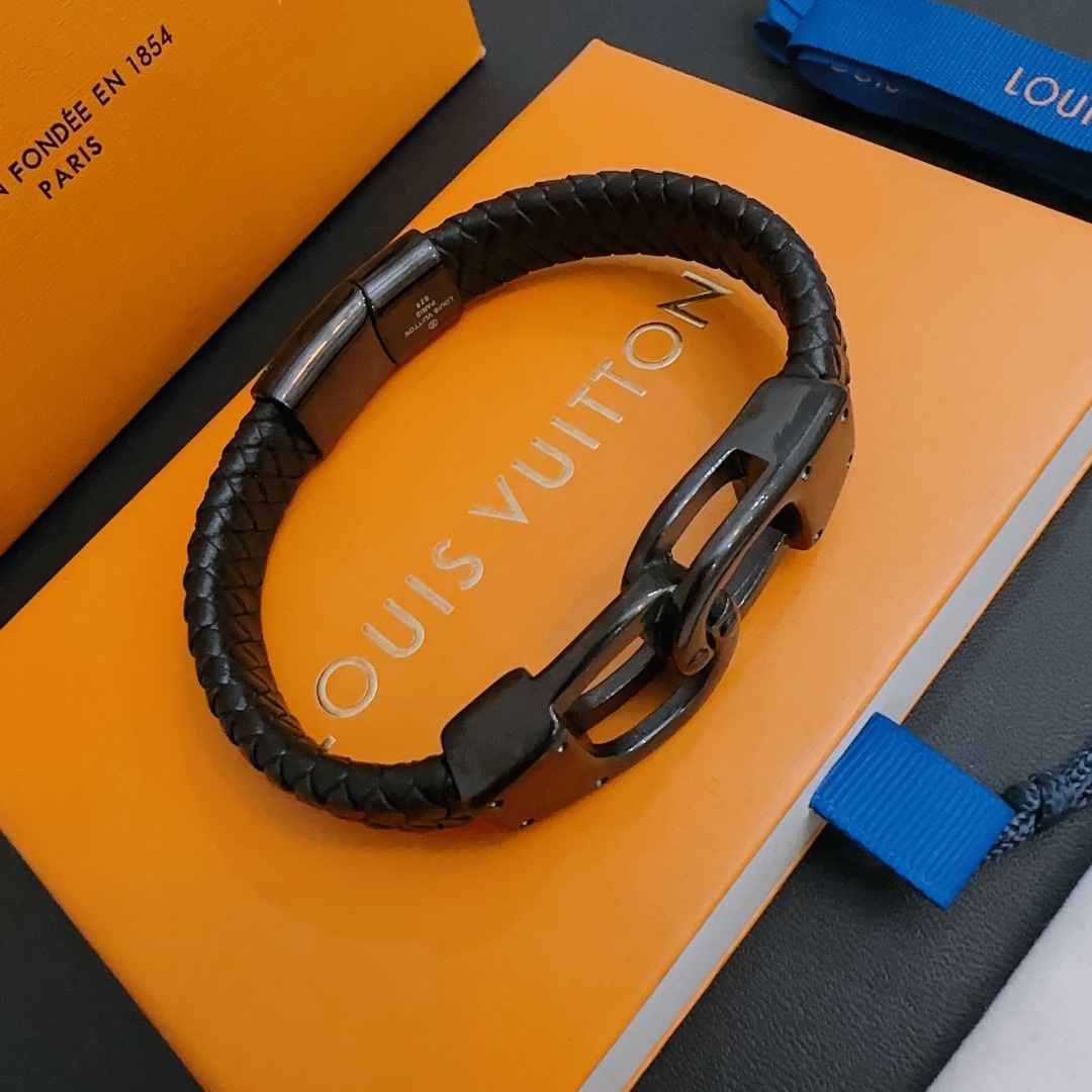 TOP Louis Vuitton LV Cowhide Bracelet - Black