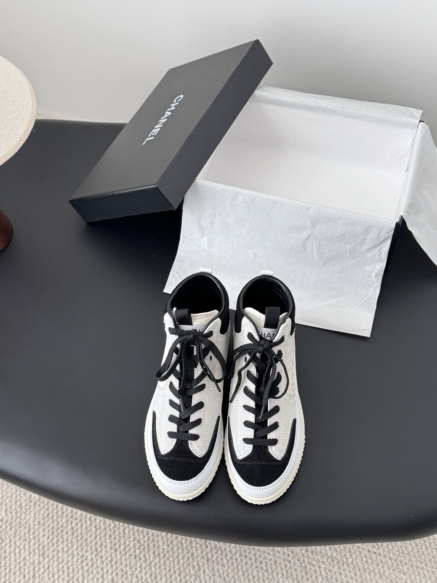 TOP CHANEL Casual Sneakers - 2 Colors