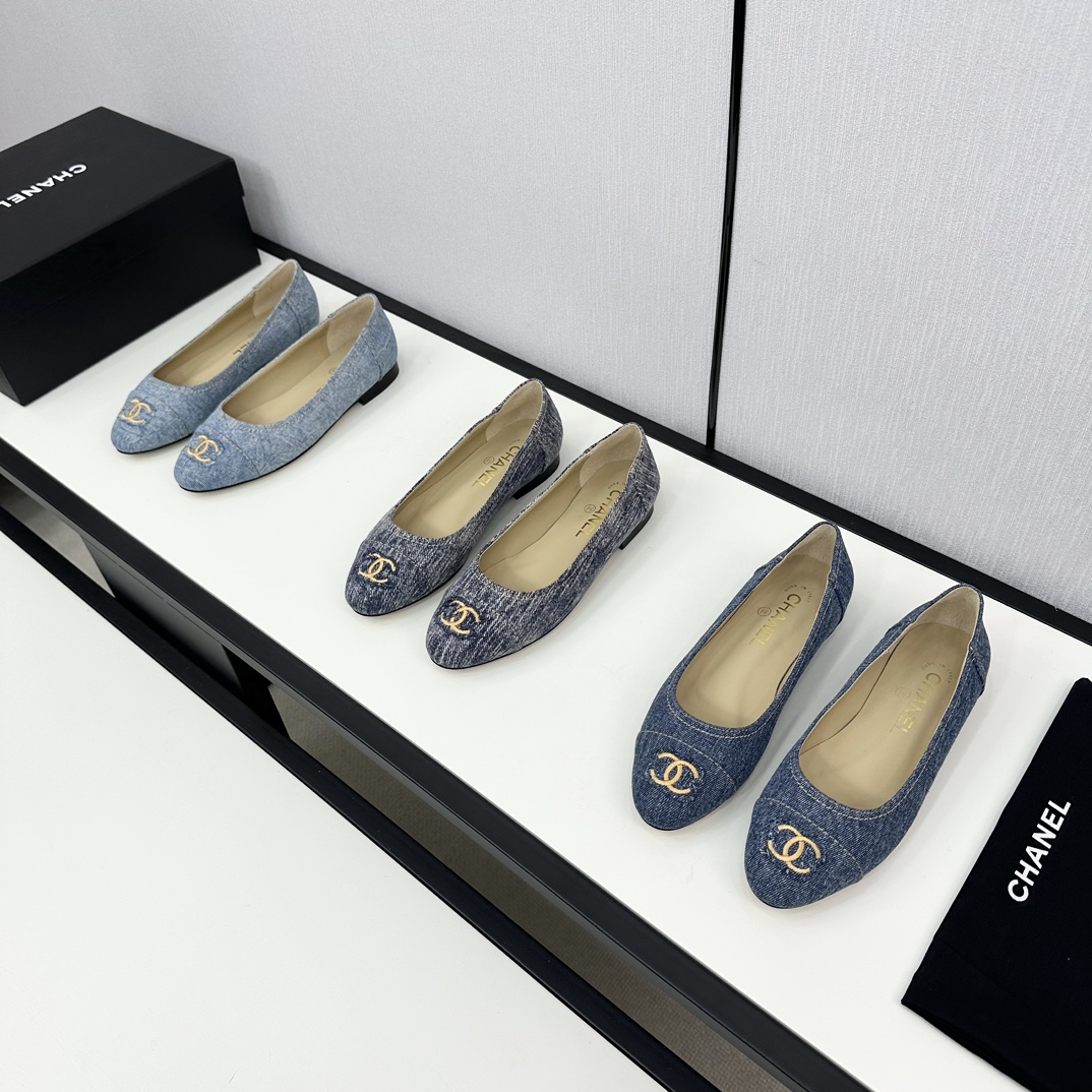 TOP CHANEL Denim Flat shoes - 3 Color
