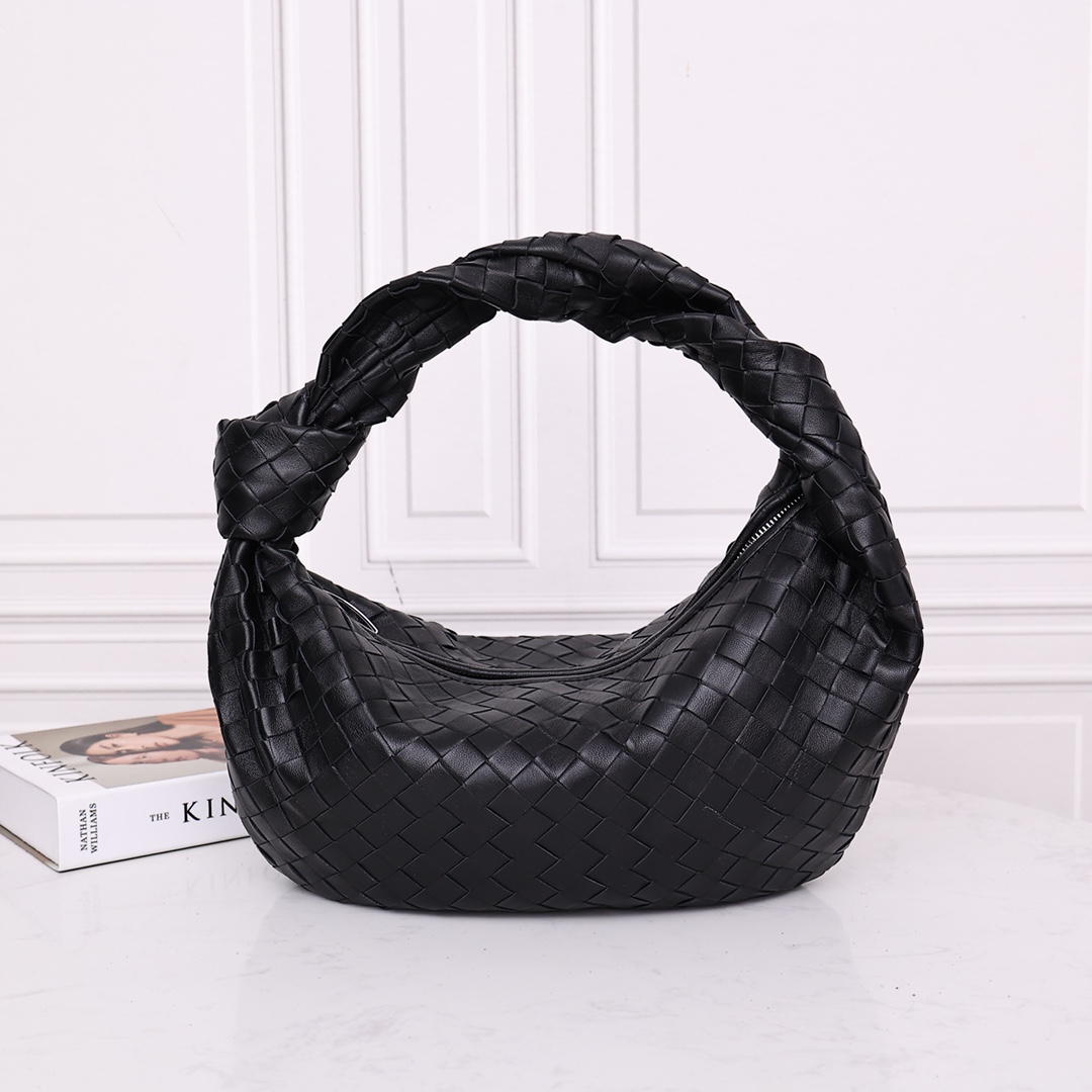 TOP Bottega Veneta BV Jodie Bag - Black