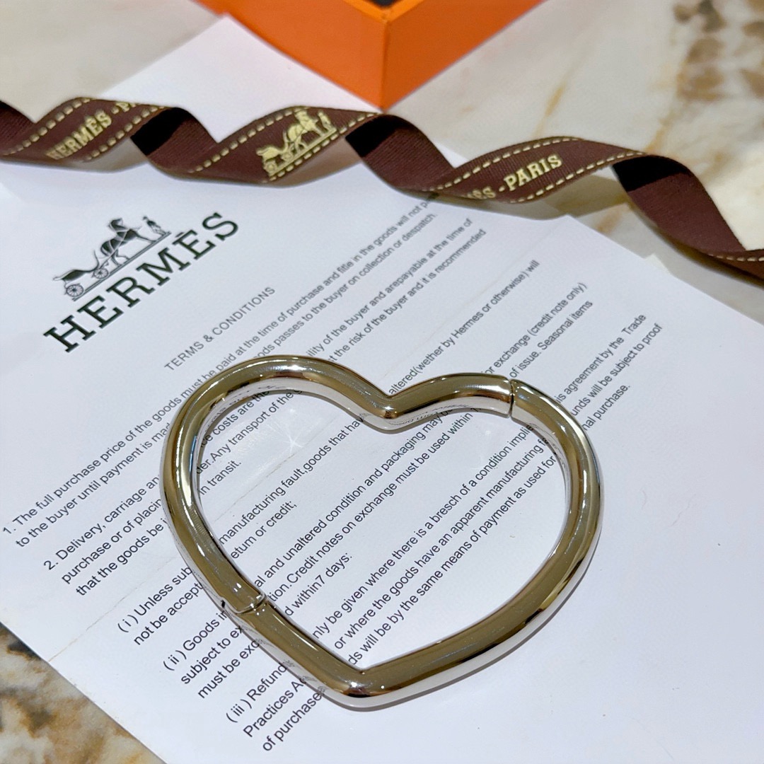 TOP HERMES Heart Bracelet- Sliver