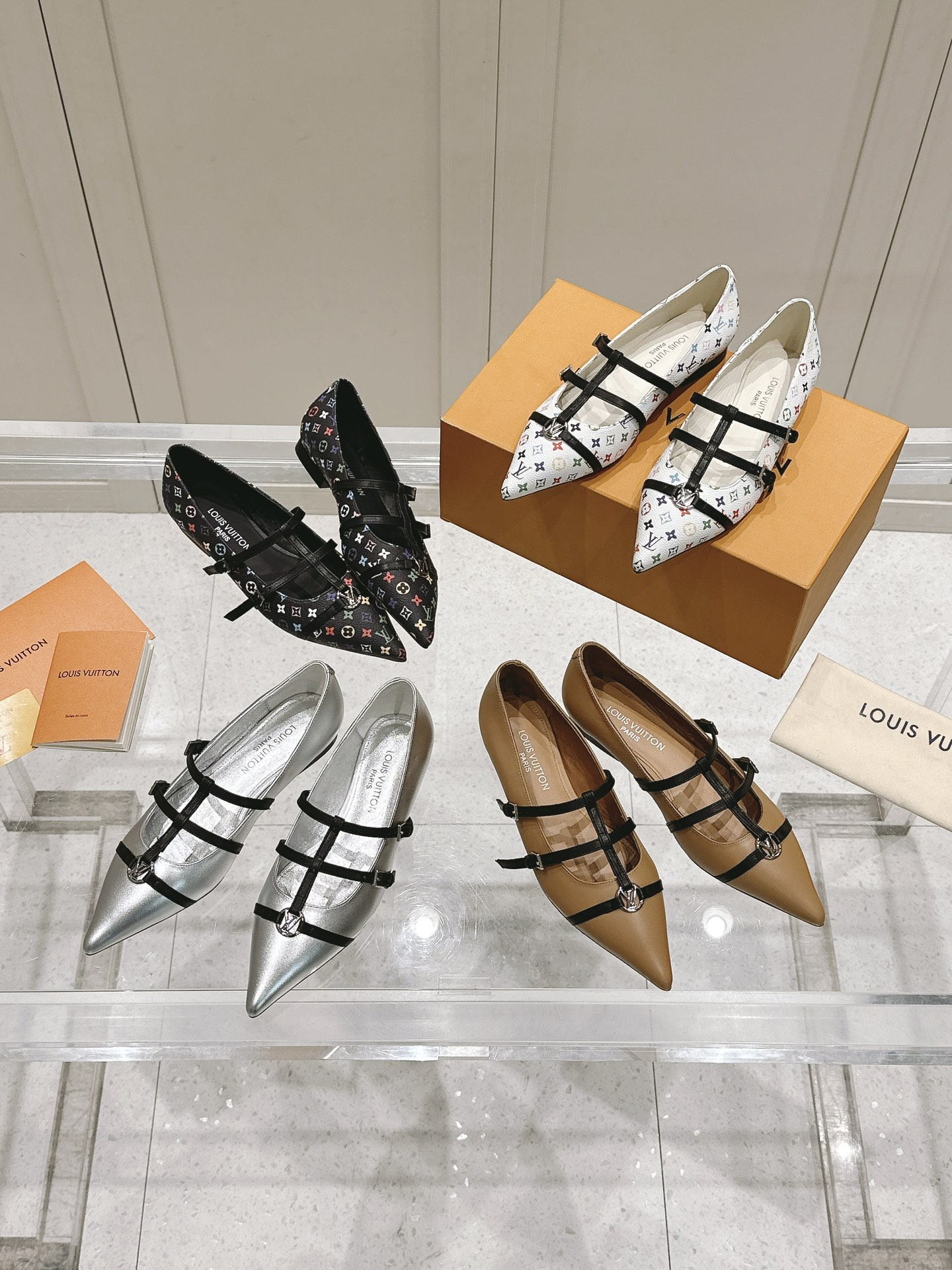 TOP Louis Vuitton LV Flats - 4 Color