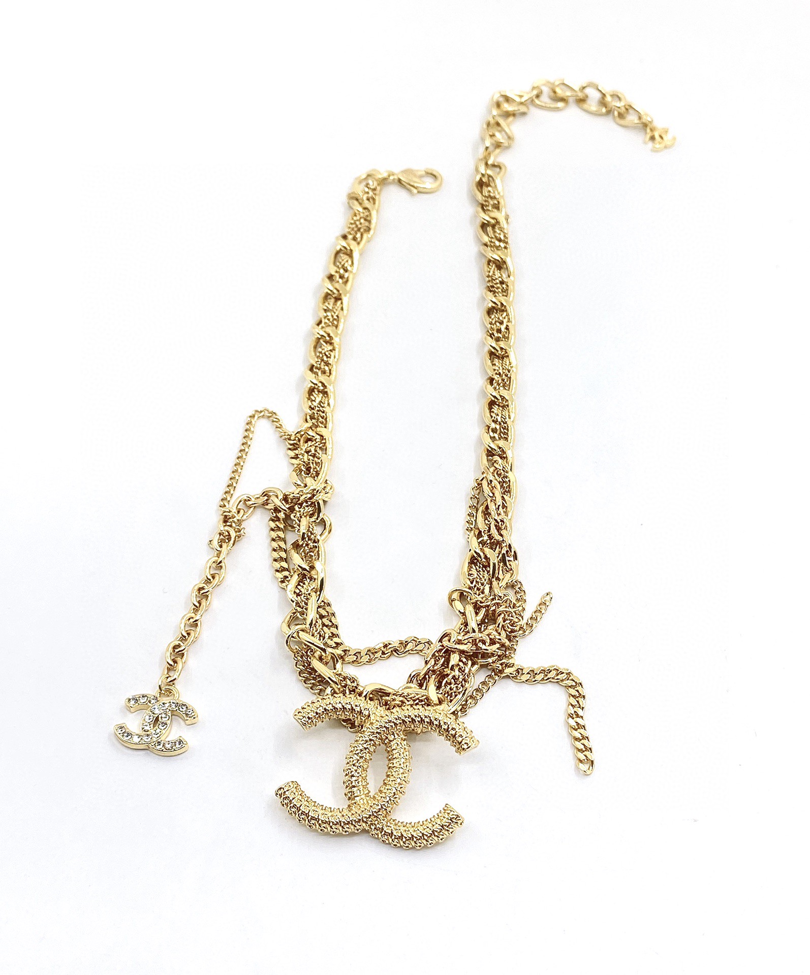 Top CHANEL Large/Small Logo Gold Chain Necklace