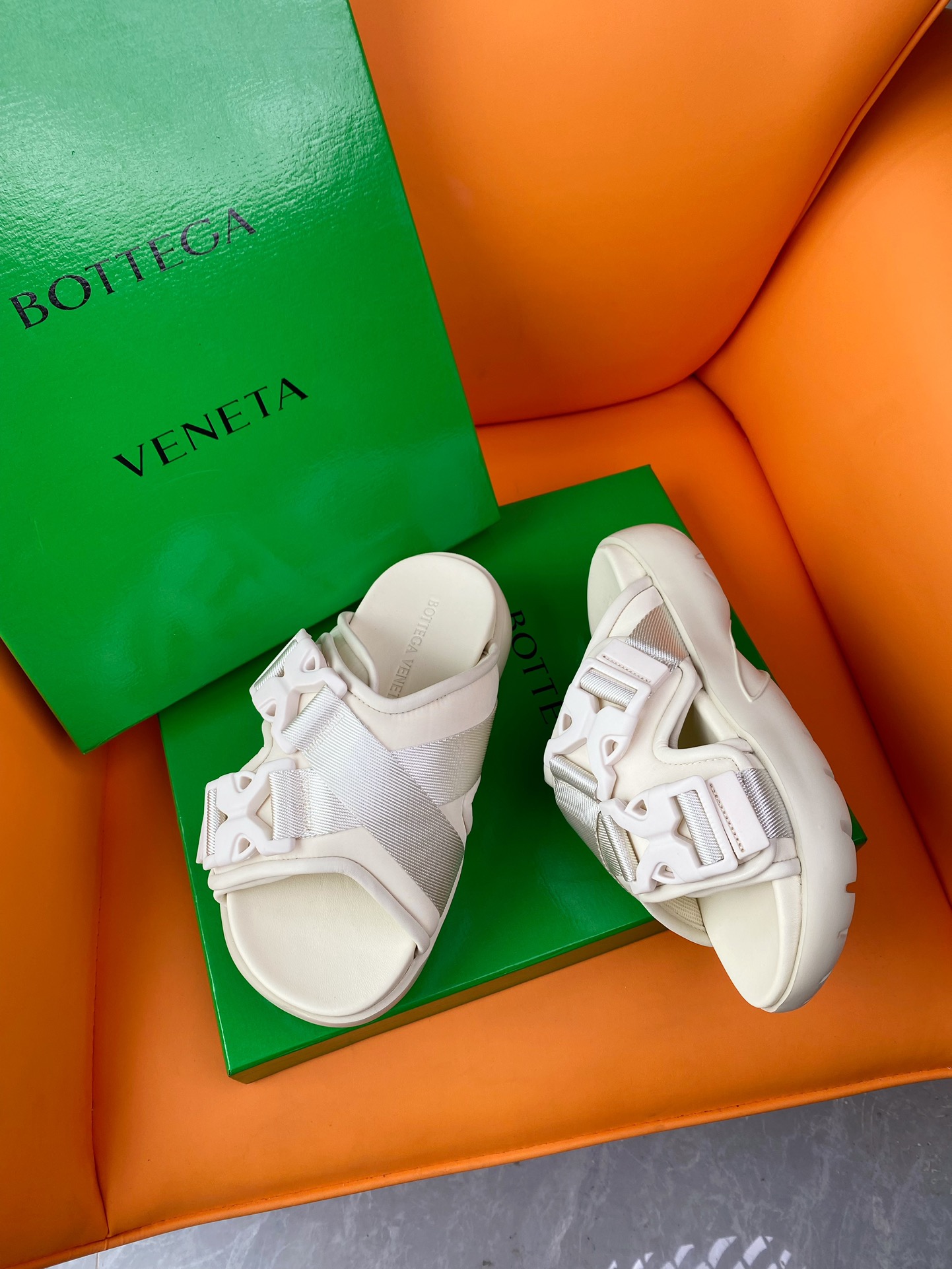 TOP Bottega Veneta BV Thick Sole Slippers - 3 Color