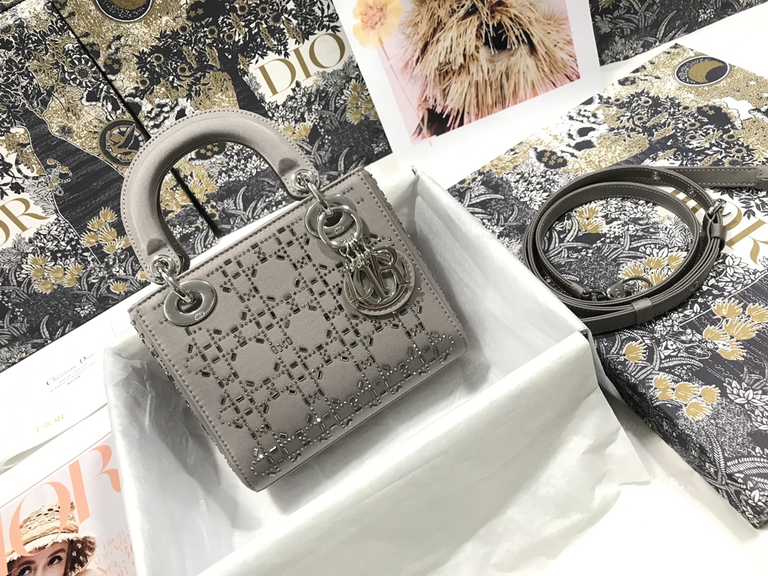 TOP Christian Dior Imitation Crystal Embroidery Lady Christian Dior Bags 17×15×7cm - 2 Colors