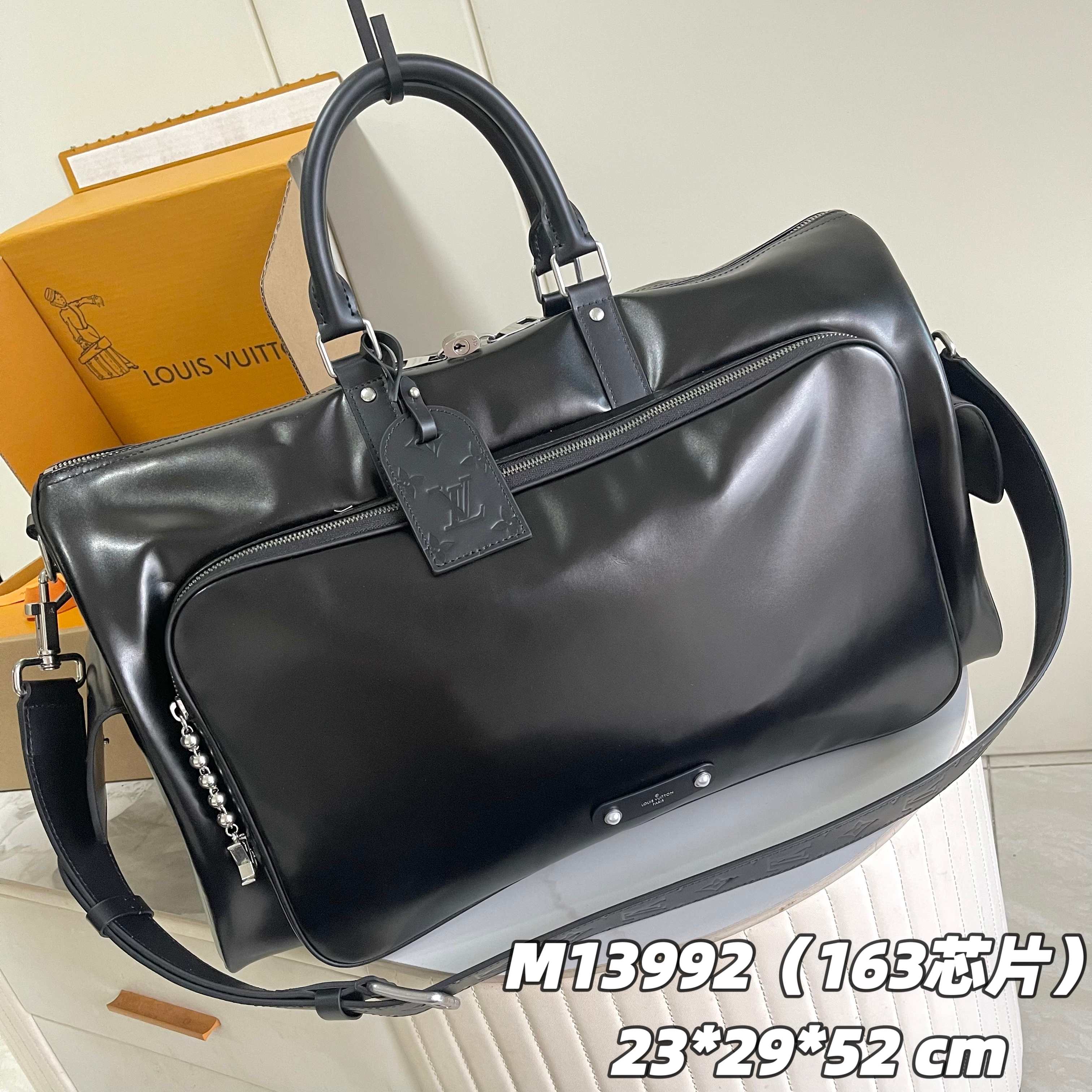 TOP Louis Vuitton LV Keepall Cargo Bandoulière 50 Bag 23 x 29 x 52cm - Black