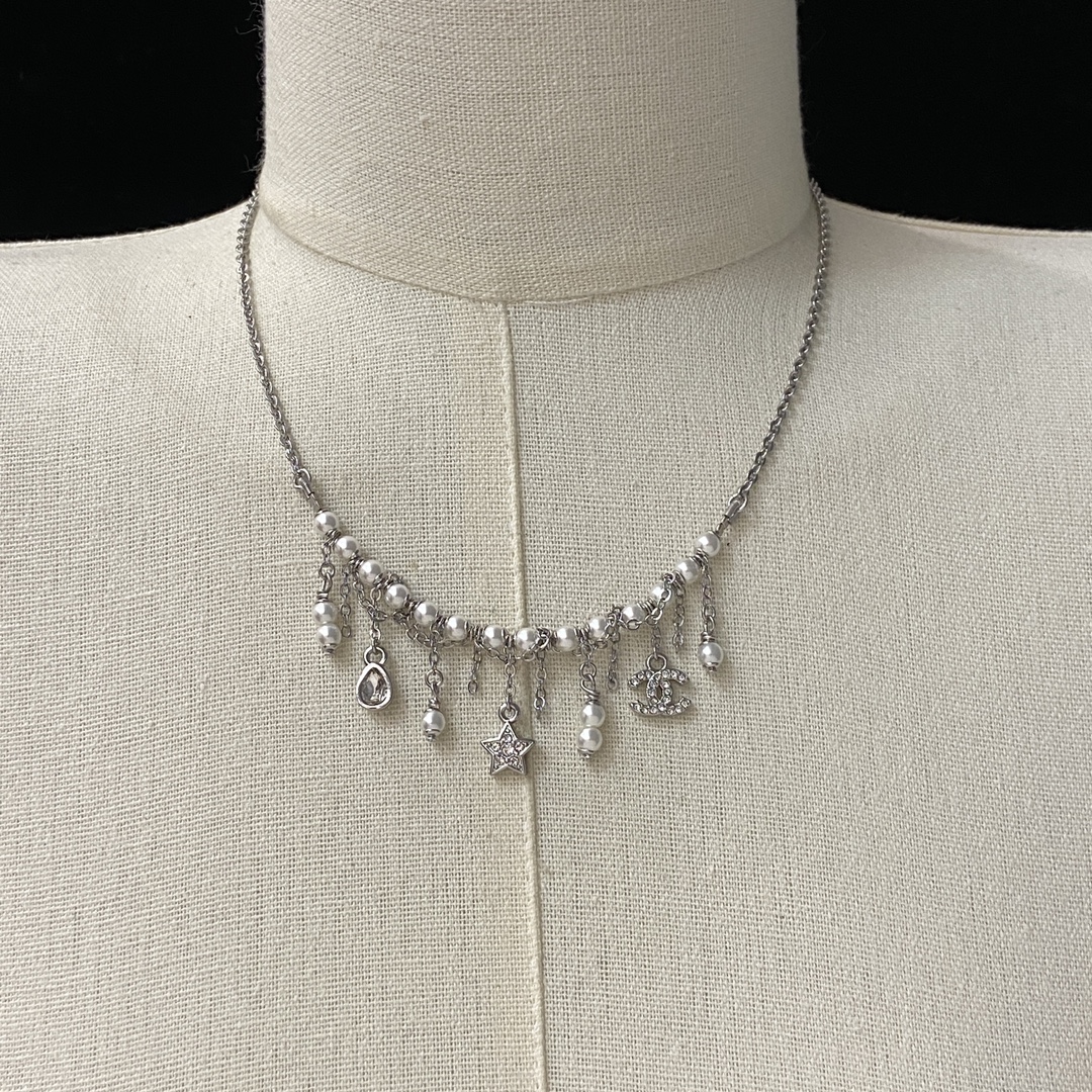 TOP CHANEL Necklace - Silver