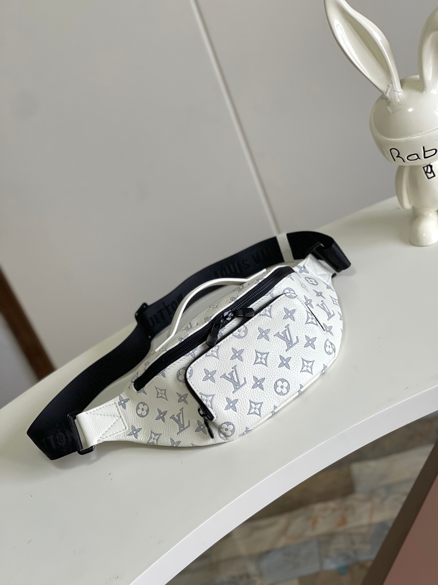TOP Louis Vuitton LV Monogram Shadow Rush Bag 30x15x8cm - 2 Color