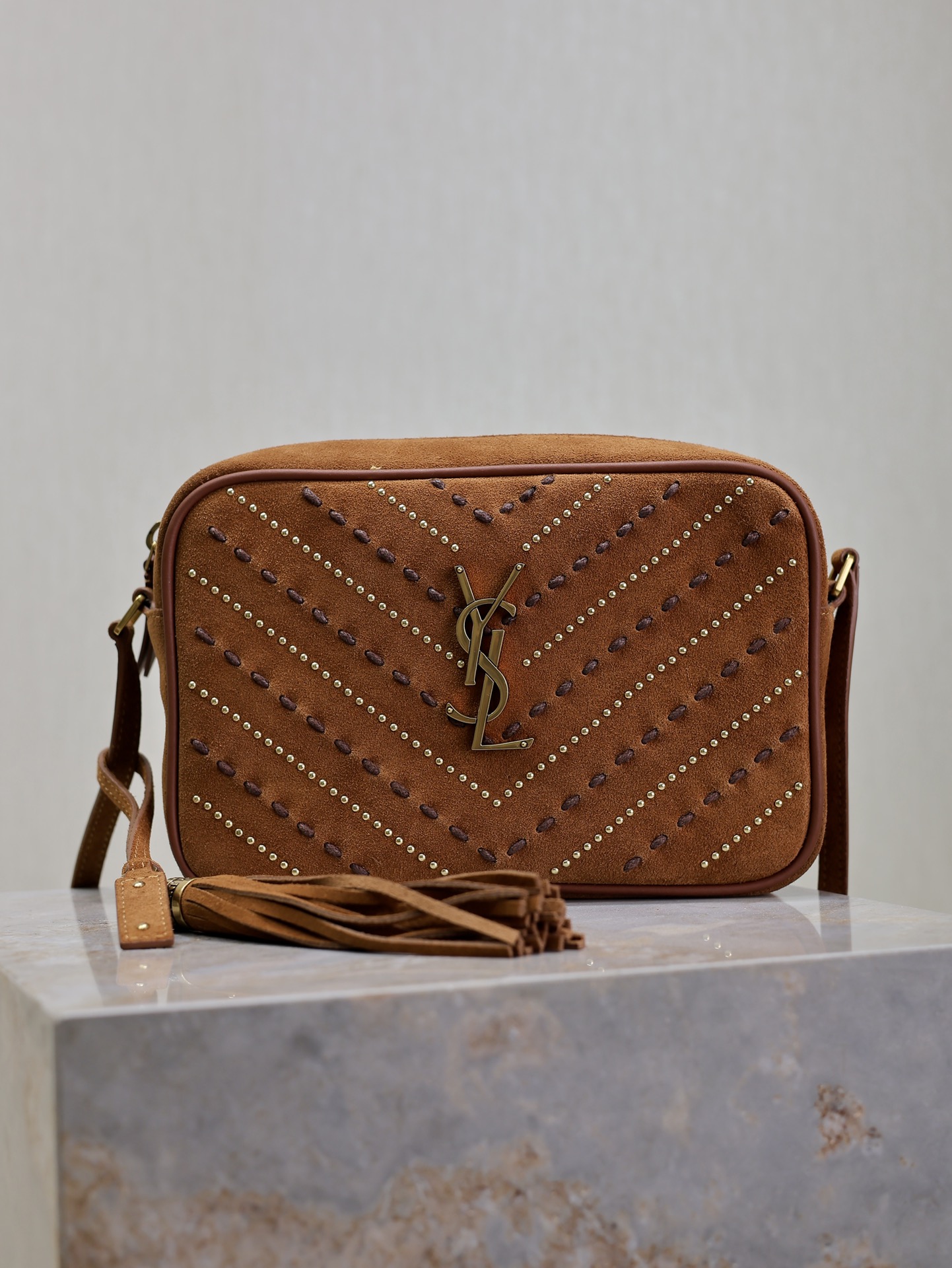 TOP Yves Saint Laurent YSL Lou Camera Bag 23x16x6cm - Brown