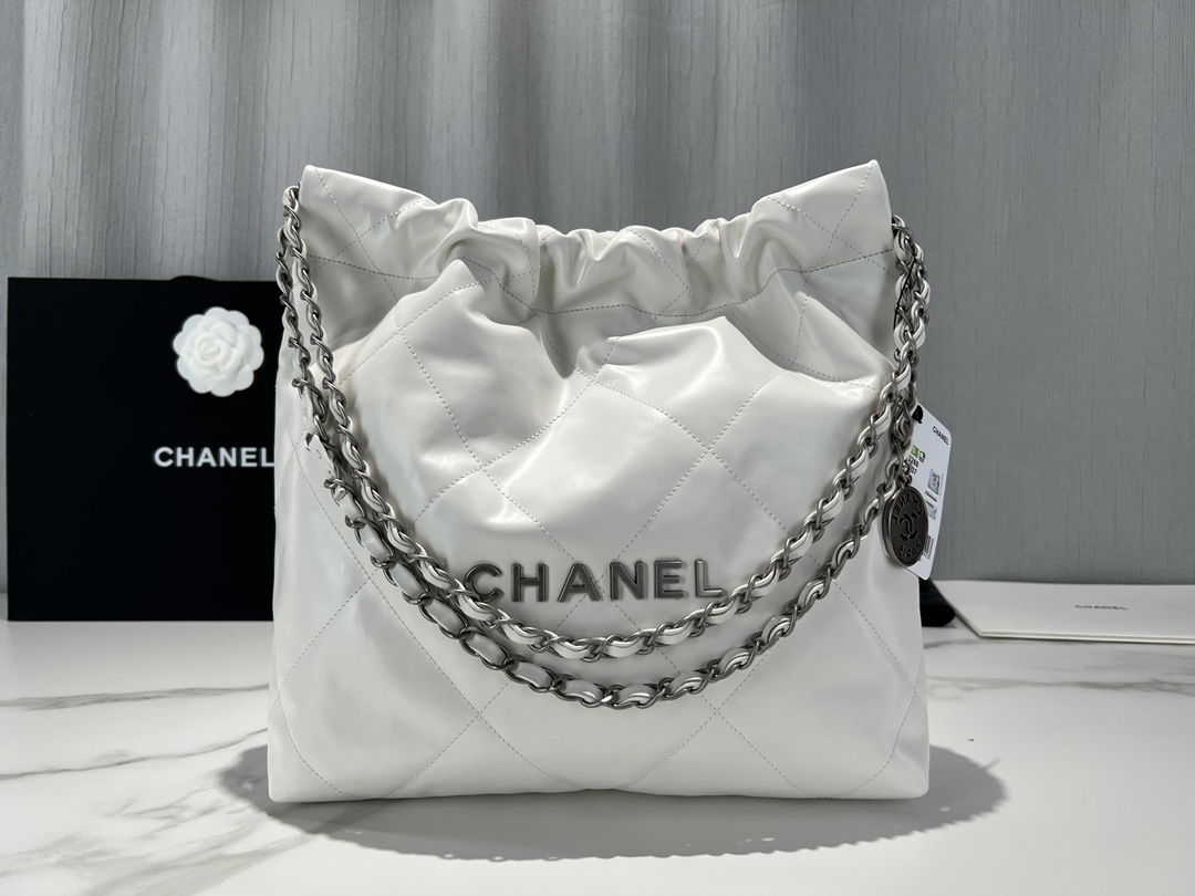 TOP CHANEL 22 Bag 35CM - SHW - White