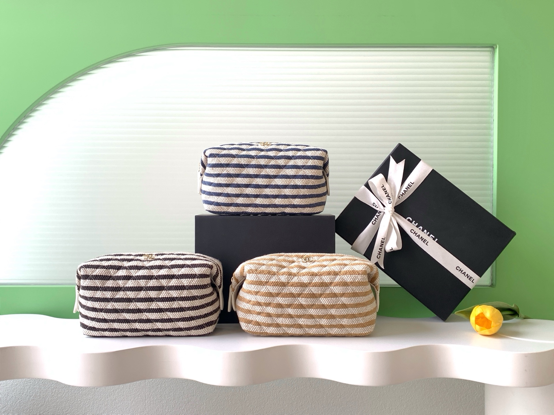 TOP CHANEL 26C Series Woven Striped Clutch  11-22-9 cm - 3 Colors