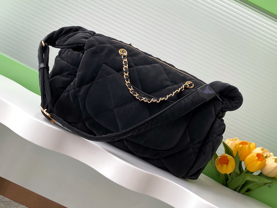 TOP CHANEL Coco Neige Hobo Bag 22-44-18cm - Black&GHW