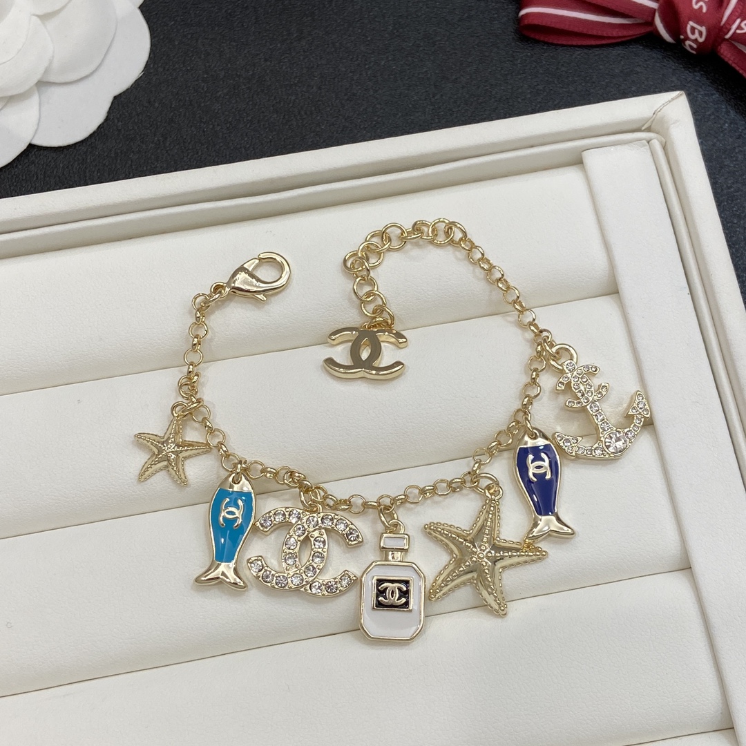 TOP CHANEL Bracelet - Gold