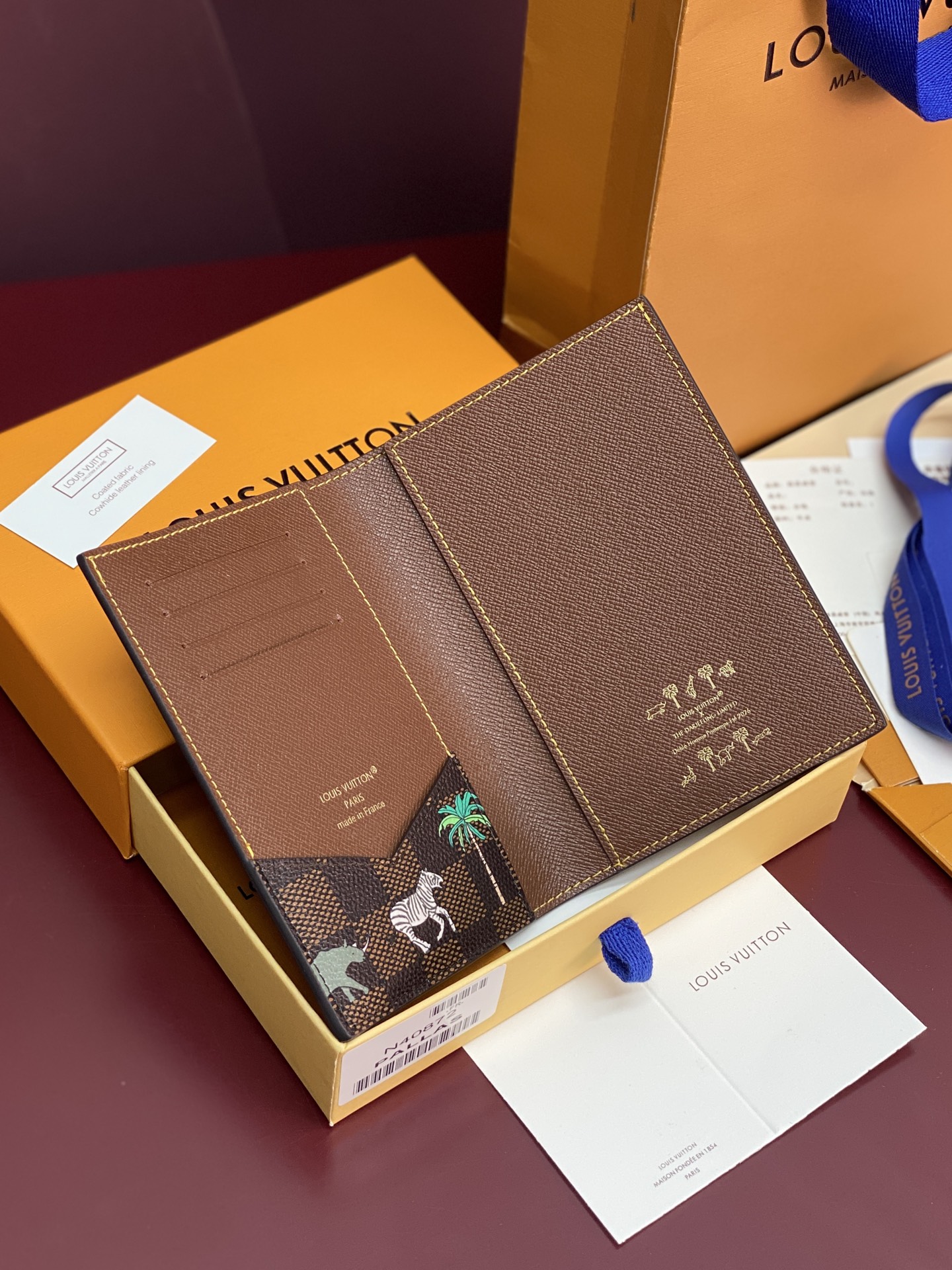 TOP Louis Vuitton LV X The Darjeeling Limited Passport Holder 14x2.5x10cm Damier Heritage - Brown