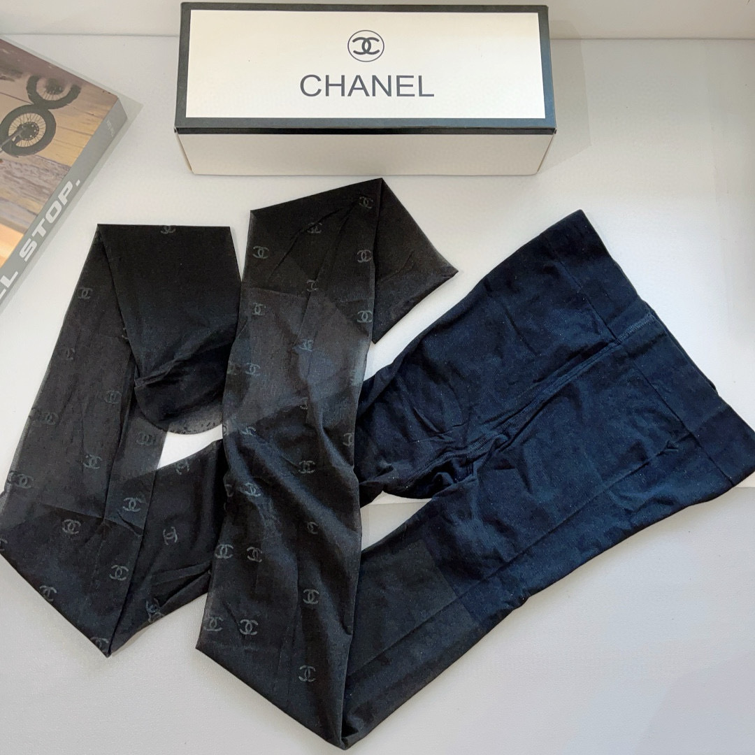 TOP CHANEL Offset Printed Logo Stockings - 2 Color