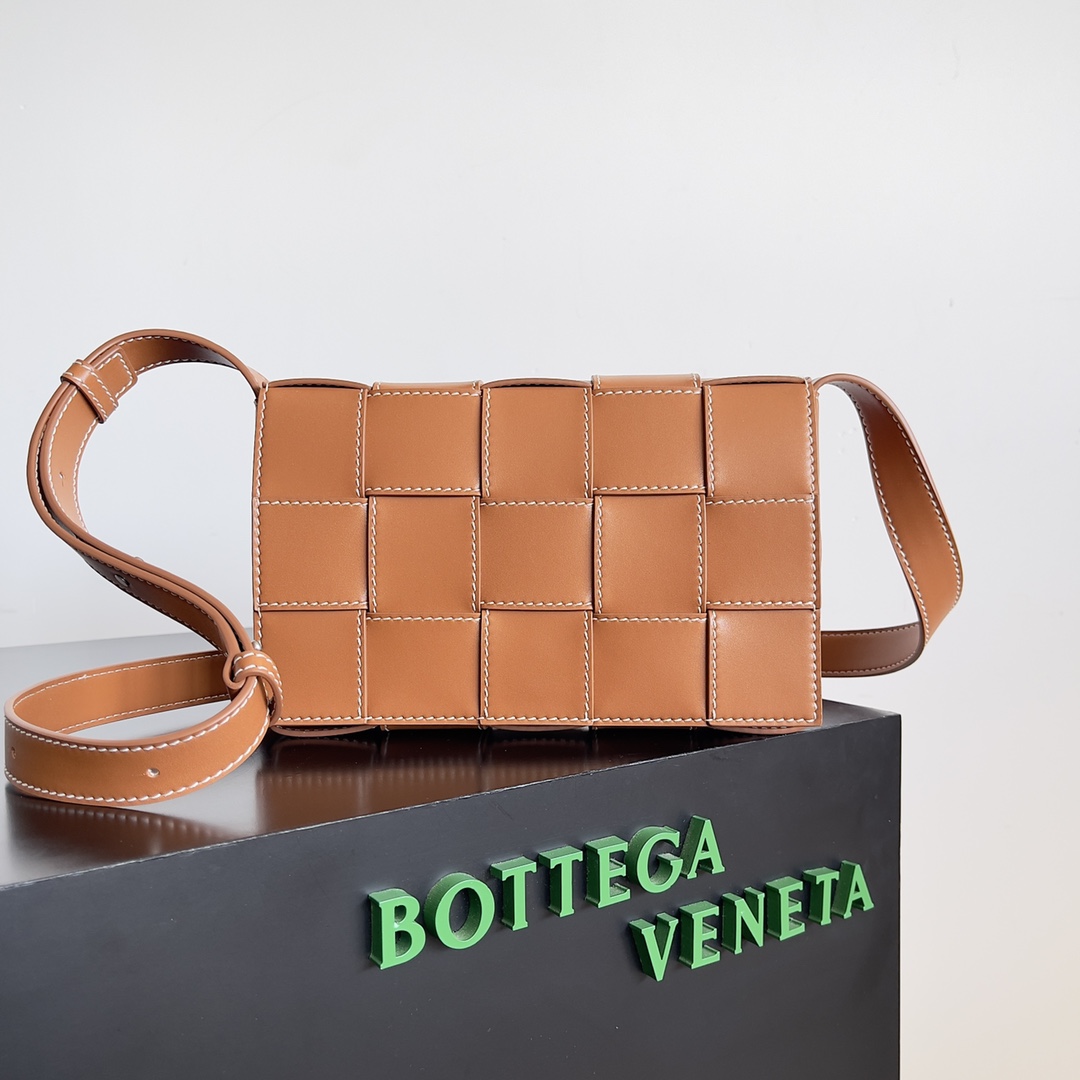 TOP Bottega Veneta BV Cassette Bags- Brown