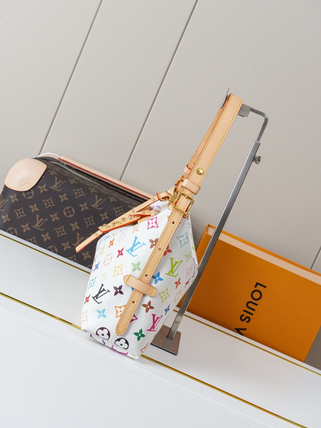 TOP Louis Vuitton LV Carryall East West Bags 33.5x20x10cm - White