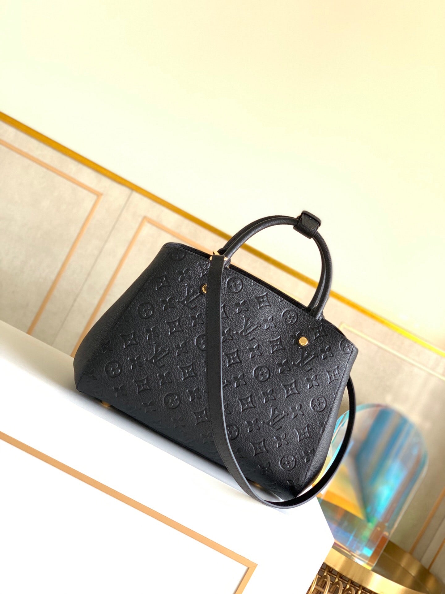 TOP Louis Vuitton LV LV Montaigne MM Empreinte Bag - BLACK