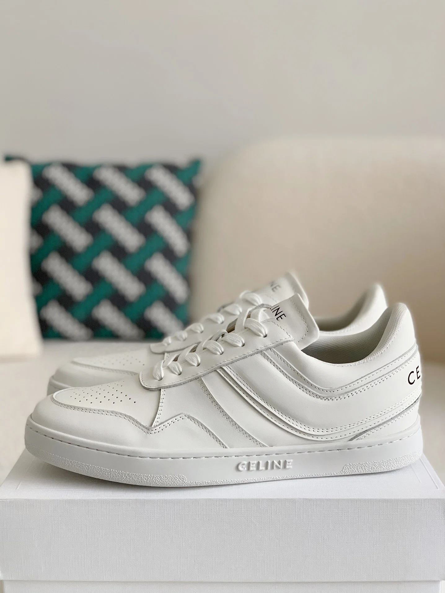 AAAShoes Luxury White Leather Low Top Sneakers Classic Lace Up Casual Skate Shoes For Men Women