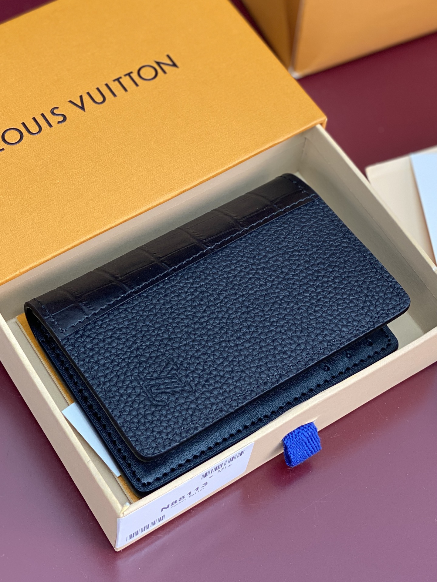TOP Louis Vuitton LV Men's Card Holder with Crocodile Leather 8x11x1cm - Black