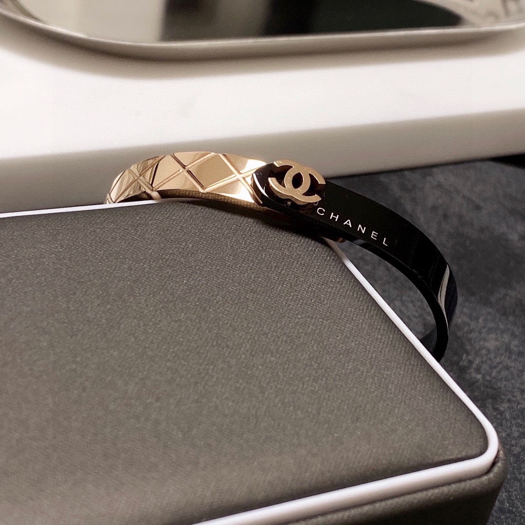 TOP CHANEL Bracelet-Black