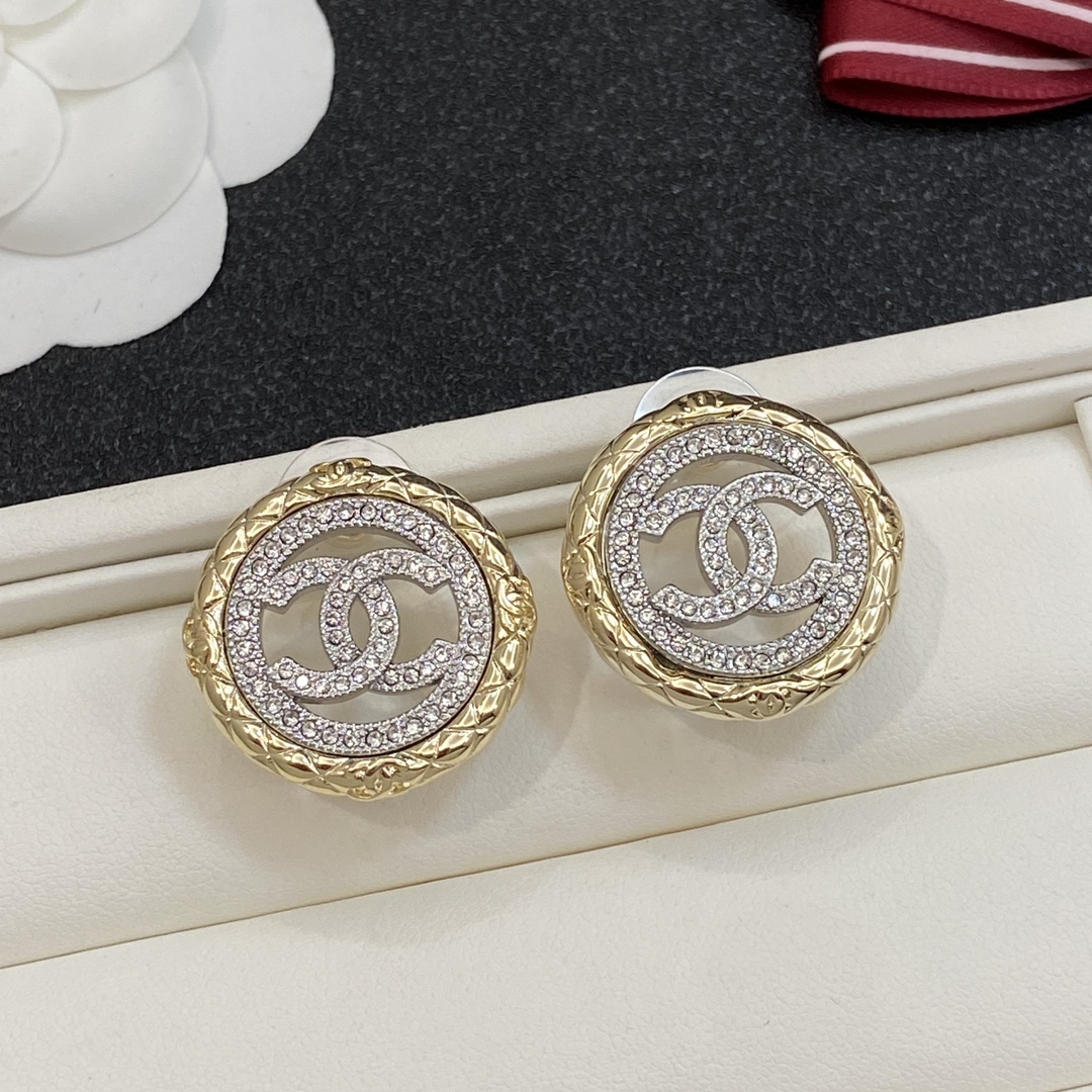TOP CHANEL Earrings- Gold