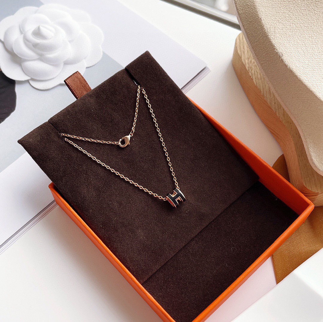 TOP HERMES Mini H Logo Necklace - Black