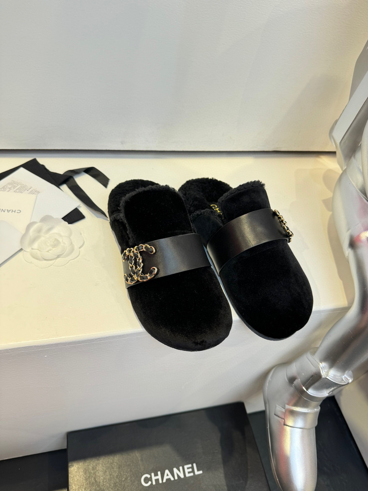 TOP CHANEL New Autumn And Winter Woolen Slippers - Two Colors
